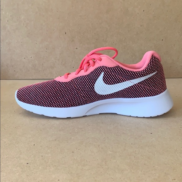nike tanjun womens size 8
